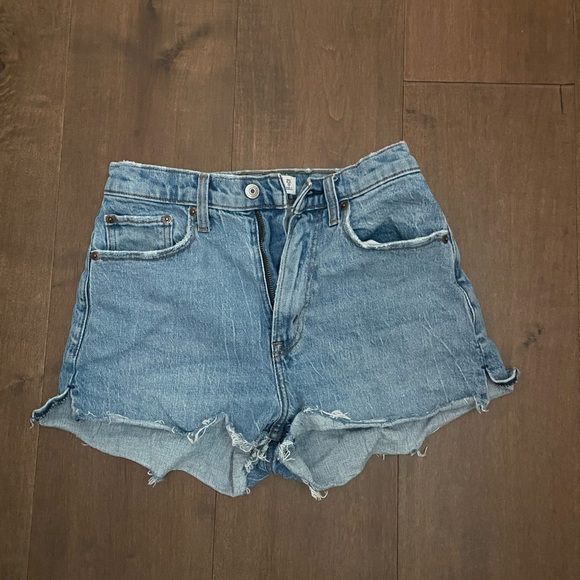 Abercrombie & Fitch Pants - High Rise Mom Shorts